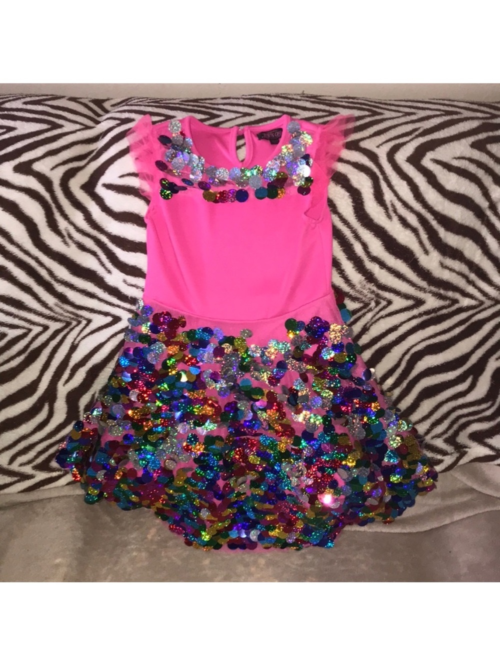 Nickelodeon Jojo’s closet 6/6S (SM) dress Pink with large multicolored sequins